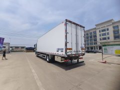 Sinotruk Sitrak C7H 350 hp 4X2 9.4 m - фото 5