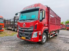 Dongfeng Liuzhou Chenglong H5 240 hp 4X2 6.8 m - фото 1