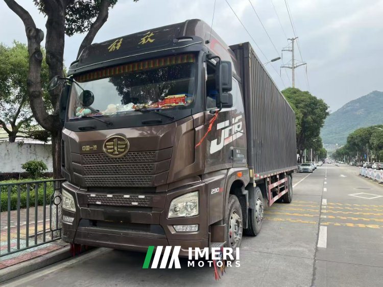 2020 FAW Jiefang JH6 290 hp 6X2 9.5 m