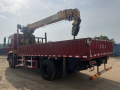 Dongfeng Liuzhou Chenglong M3 200 hp 6X2 5.8 m - фото 3