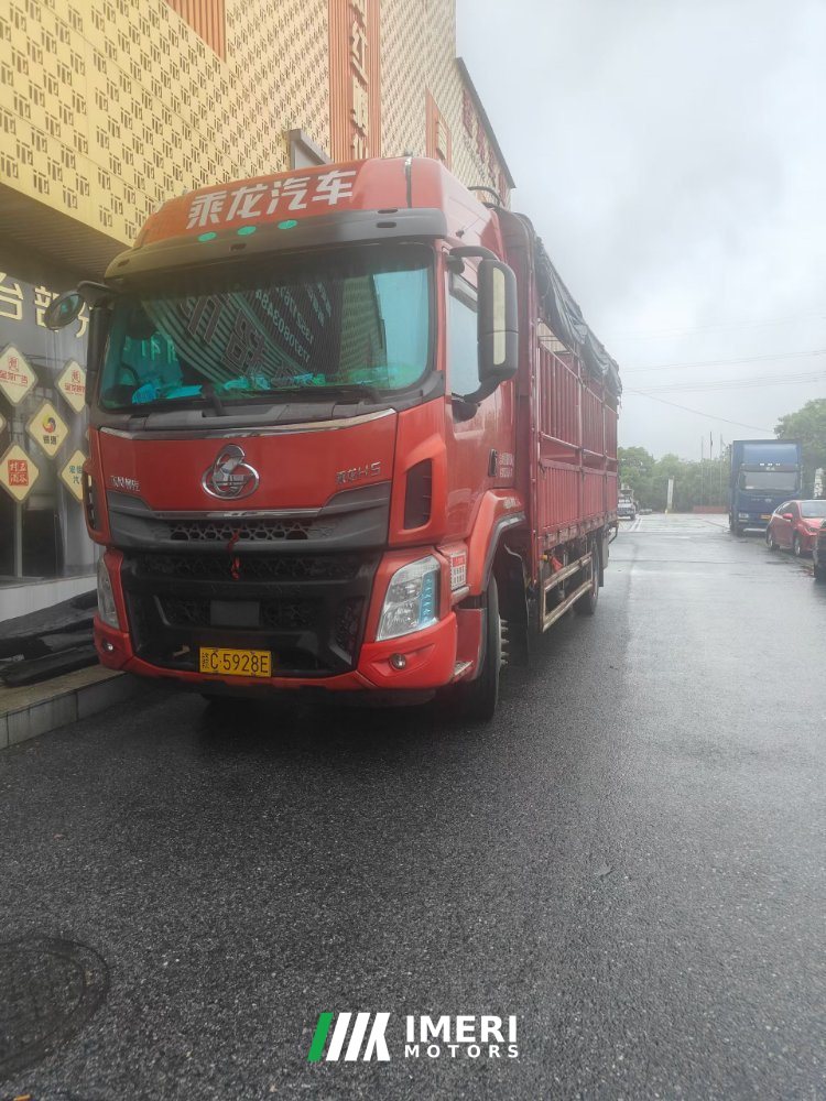 2020 Dongfeng Liuzhou Chenglong H5 240 hp 4X2 6.8 m