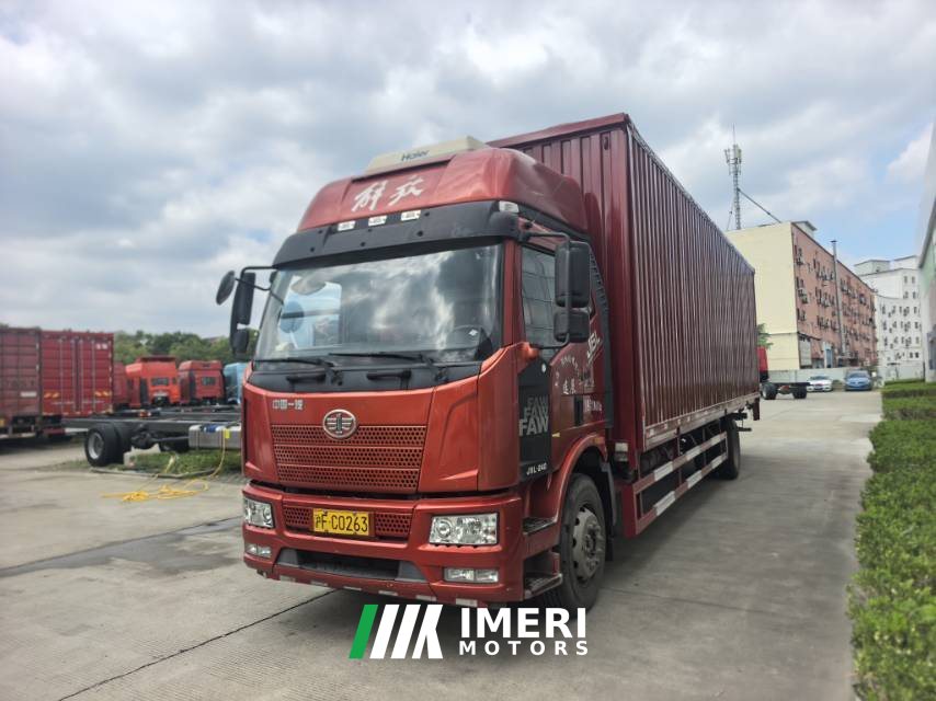 2020 FAW Jiefang J6L 240 hp 4X2 9.6 m