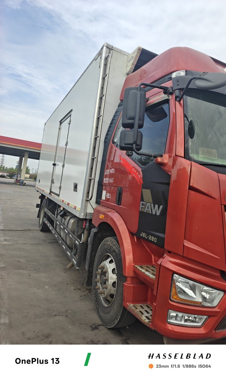 FAW Jiefang J6L 260 hp 4X2 6.8 m - грузовик из Китая