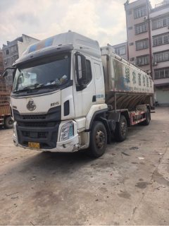 Dongfeng Liuzhou Chenglong H5 - фото 1