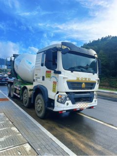 Sinotruk HOWO T5G 340 hp 8X4 - фото 1