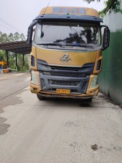 Dongfeng Liuzhou Chenglong H5 460 hp 6X4 - фото 1