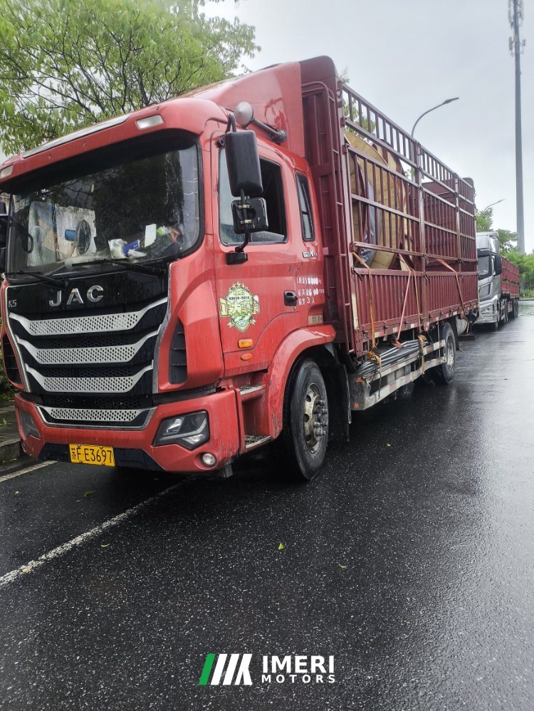 JAC Gallop GAC Higer K5 220 hp 4X2 5.8 m - грузовик из Китая