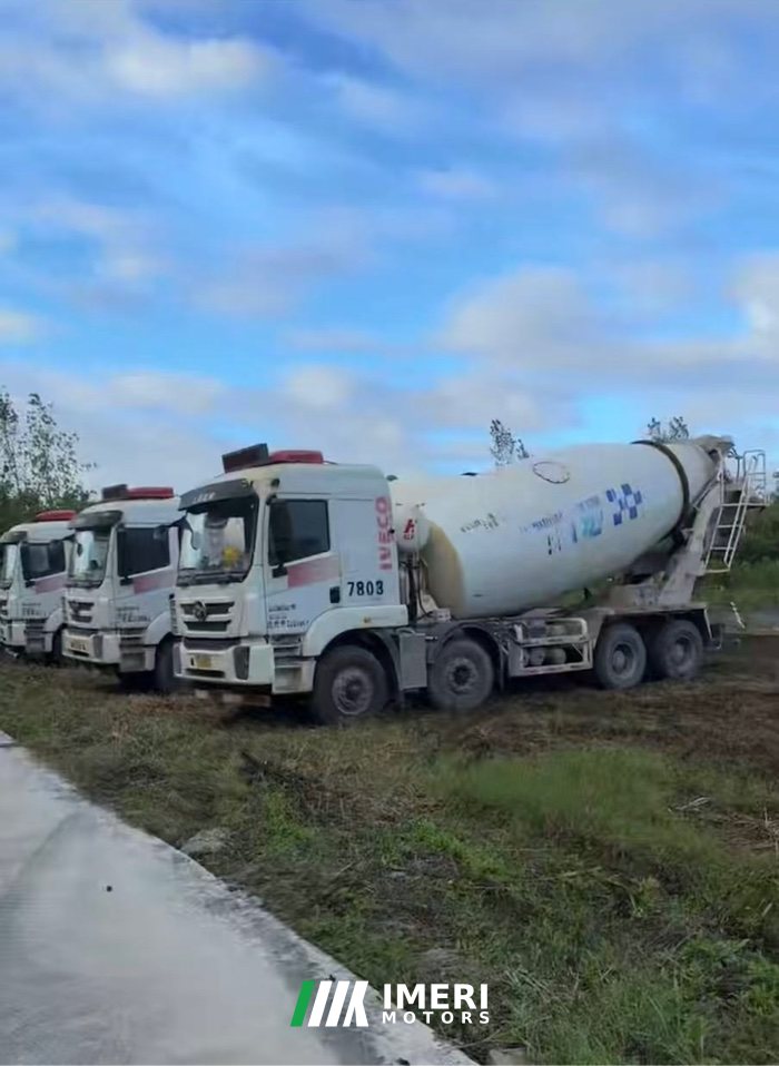 SAIC Hongyan Genlyon 320 hp 8X4 - грузовик из Китая