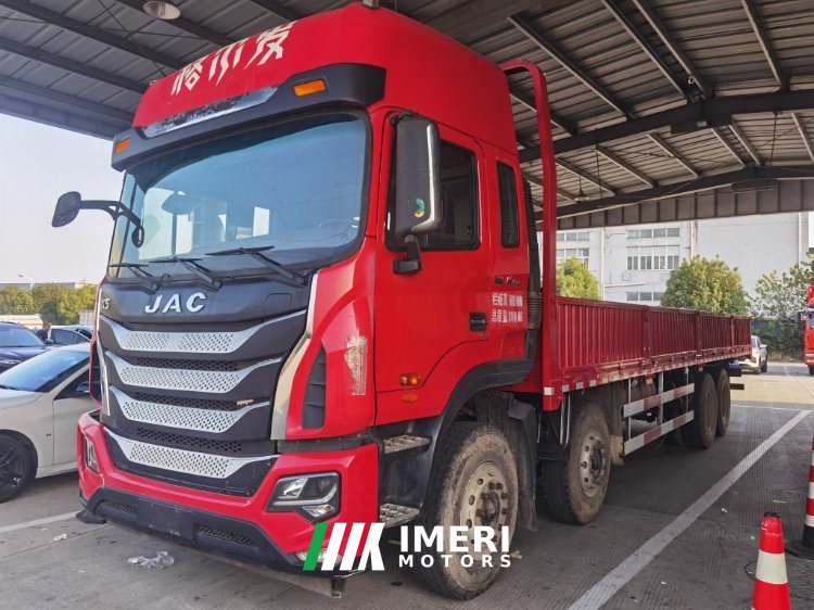 JAC Gallop GAC Higer K5 310 hp 8X4 9.6 m - грузовик из Китая