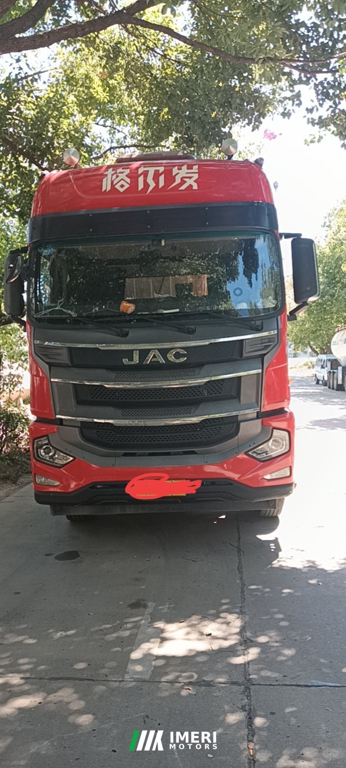 2020 JAC Gallop Gelfa A5 285 hp 6X2 9.6 m