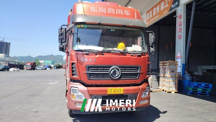 Dongfeng Tianlong 350 hp 8X4 9.4 m - грузовик из Китая