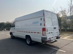 Iveco Daily 333 hp 4X2 3.3 m - фото 1