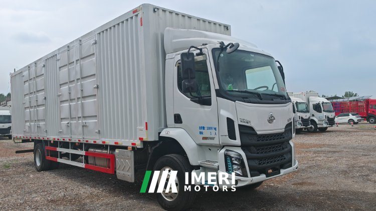 2022 Dongfeng Liuzhou Chenglong M3 260 hp 4X2 10.1 m