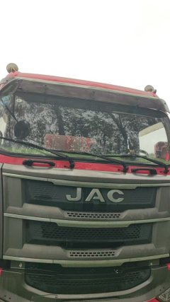 JAC Gallop A6 240 hp 6X2 6.8 m - фото 1