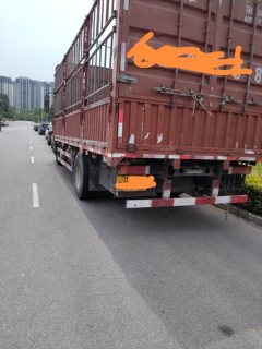 Dongfeng Liuzhou Chenglong H5 240 hp 4X2 6.8 m - фото 1
