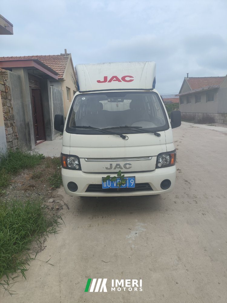 JAC X6 110 hp 4X2 2.75 m - грузовик из Китая