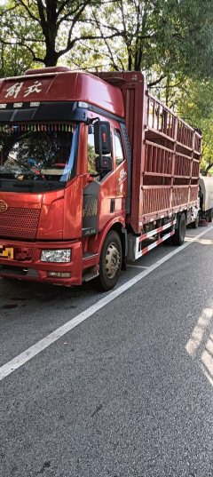 FAW Jiefang J6L 240 hp 6X2 6.8 m - фото 1