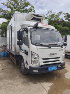 JMC 131 hp 4X2 4.2 m - фото 5