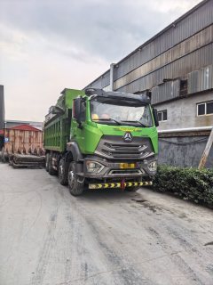 Sinotruk HOWO V7-X 350 hp 8X4 5.6 m - фото 1