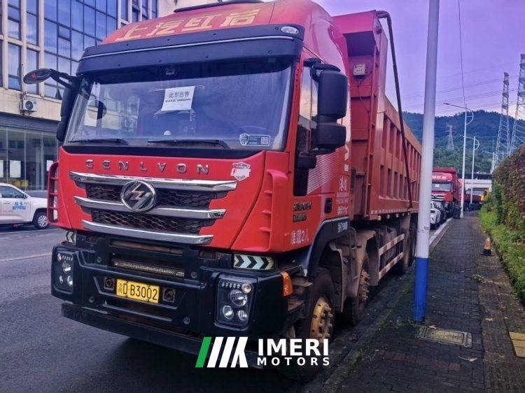 2023 SAIC Hongyan Genlyon 560 hp 8X4 8.5 m