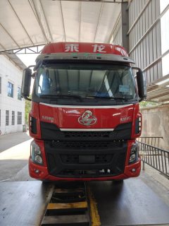 Dongfeng Liuzhou Chenglong H5 270 hp 4X2 6.8 m - фото 1