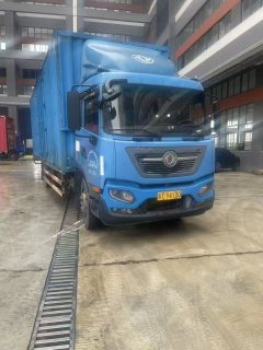 Dongfeng Tianlong 270 hp 6X4 - фото 1