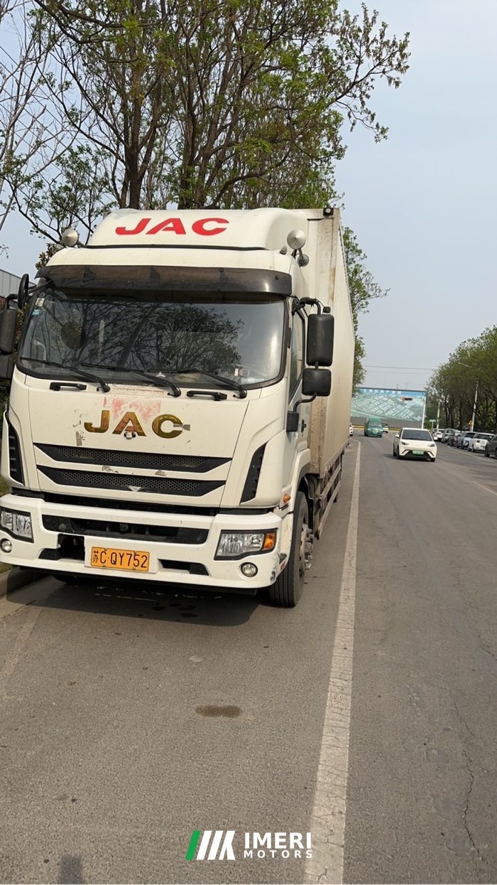 2022 JAC Q9 220 hp 4X2 9.8 m