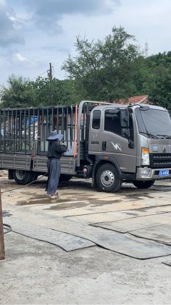 SINOTRUK HOWO Light Duty Truck Hanjiang 140 hp 4X2 3.8 m - фото 1