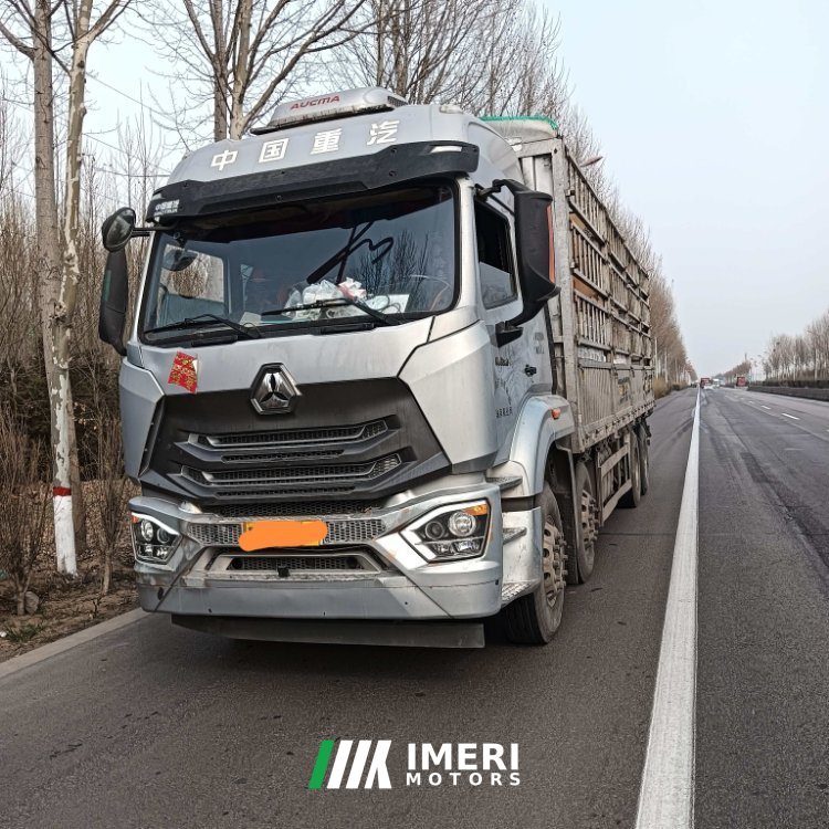 2019 Sinotruk Hohan J7B 380 hp 8X2 9.6 m