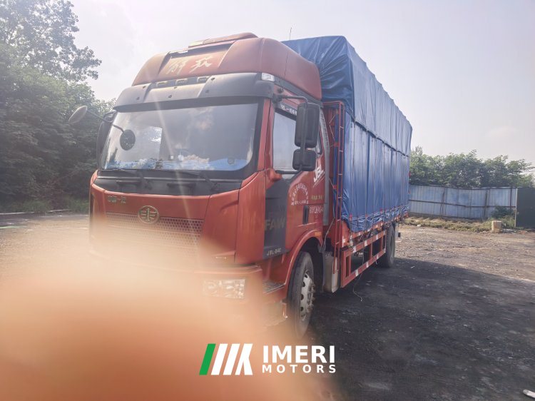 2020 FAW Jiefang J6L 240 hp 4X2 6.75 m