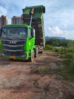 JAC Gallop A5 245 hp 6X2 5.6 m - фото 1