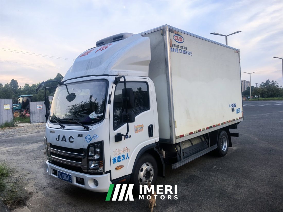 JAC M6 130 hp 4X2 4.2 m - грузовик из Китая