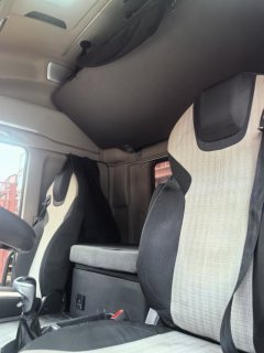 SAIC Hongyan 240 hp 4X2 6.6 m - фото 4
