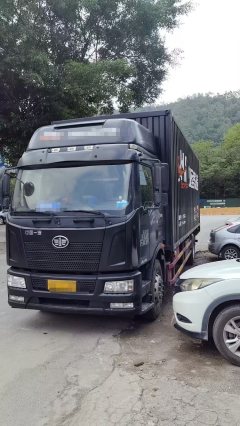 FAW Jiefang J6L 240 hp 4X2 - фото 1