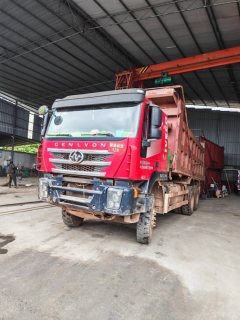 SAIC Hongyan Genlyon 430 hp 6X4 6 m - фото 1