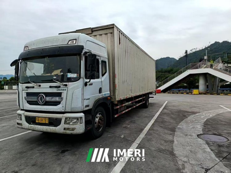 Dongfeng Duolika D12 220 hp 4X2 9.75 m - грузовик из Китая