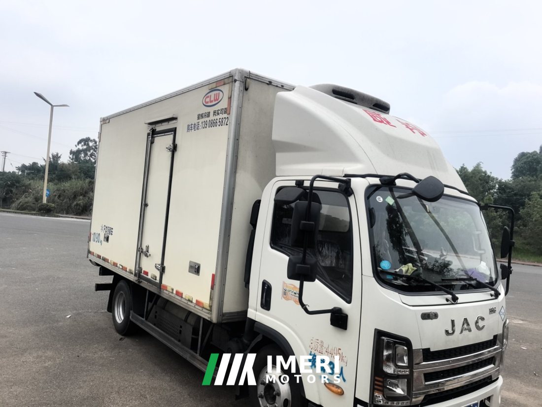 JAC M6 130 hp 4X2 4.2 m - грузовик из Китая