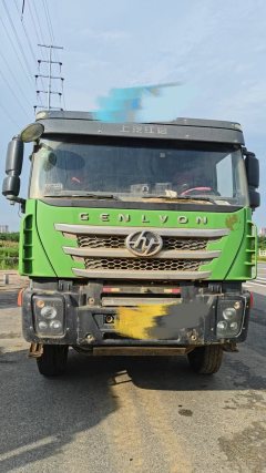 SAIC Hongyan Genlyon 354 hp 6X4 5.6 m - фото 6