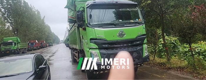 Dongfeng Liuzhou Chenglong H7 460 hp 8X4 8.2 m - грузовик из Китая